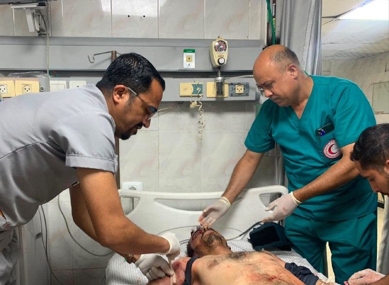 דחוף: בית חולים ירושלים: חלקי גופות ופציעות הגיעו כתוצאה מהפצצת מטוסי כיבוש לסדנת אחזקה בשכונת אל-רייס בשכו…