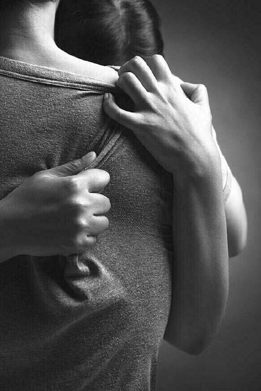 ♥🔥عاشقانه های🔥 مِّنِّوِّ نفسم🔥♥: این بغل هاکفاف ِ دوست داشتنت را نمی دهد،باید جانانه ببوسمت ...، 💕🍃ᶫᵒᵛᵉᵧₒᵤഽ💕@eh7777sas💞💕═══♥️ℒℴνℯ♥️═══