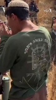 At the same time as the olive harvest season in the West Bank, the attacks by captive settlers on Palestinian farmers and the theft of their products increased greatly.