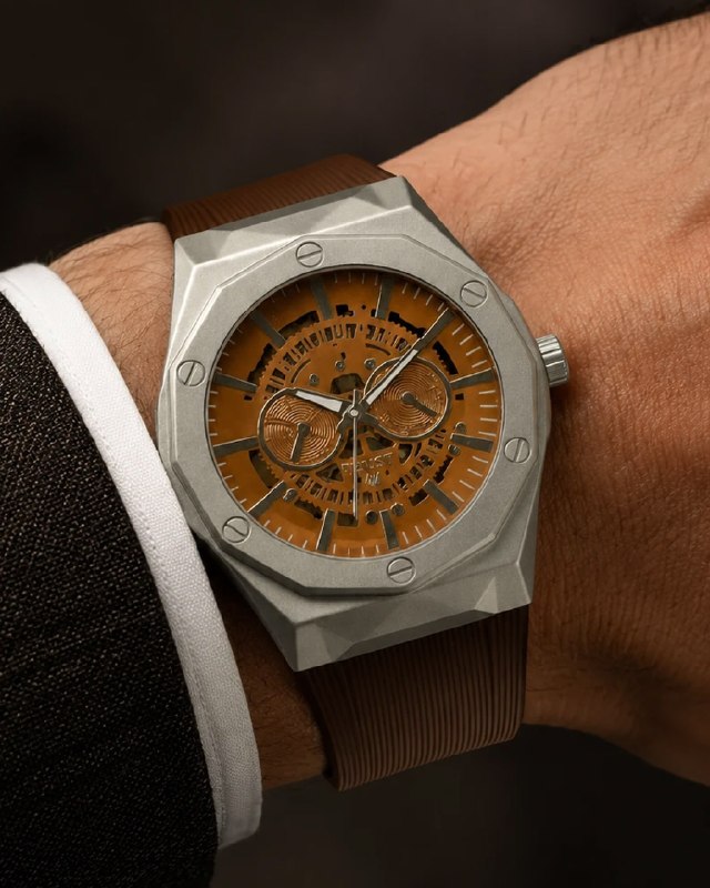 فروشگاه تخفیفی آنلاین: ⌚️ ساعت مردانه HUBLOT (قهوه ای ) کد 6399✔️بند سیلیکونی با کیفیت✔️رنگ بندوصفحه : قهوه ای ✔️ دور قاب نقره ای✔️طرح چند موتو