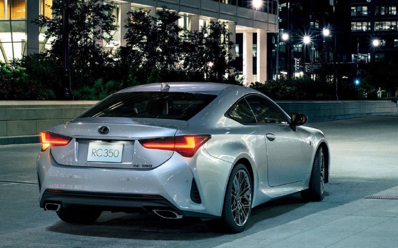 Lexus снимает с производства легендарное купе RC и RC F 5