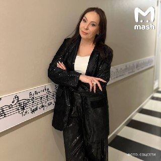 Марина Хлебникова даст концерт в Рязани 7 ноября, несмотря на запреты врачей. У певицы проблемы с костями — они слишком хрупкие, поэтому любое неловкое движение грозит переломом.По данным Mash, перед концертом 60-летняя звезда нулевых, известная по хитам "