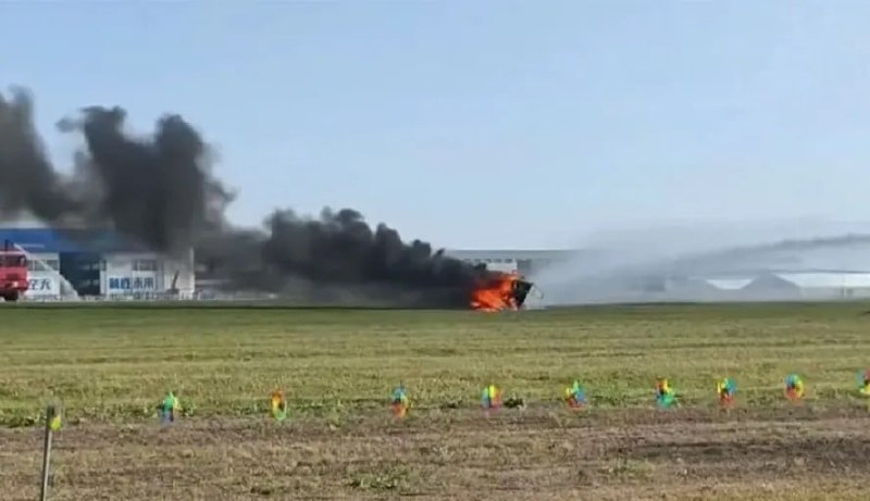 В Китае столкнулись два летающих «автомобиля» Xpeng Aeroht 2