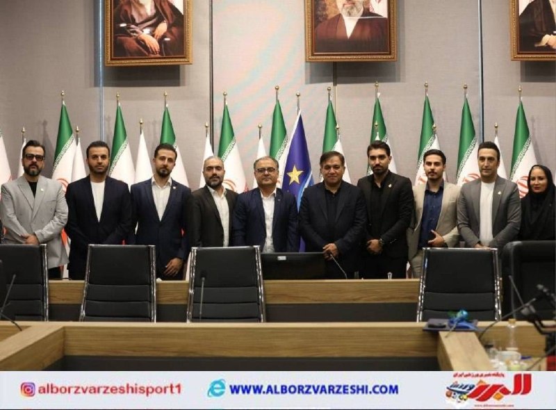 البرزورزشی: ✅️کار فرهنگی باشگاه استقلالدر روزی که به نام پاسداشت قلم و مقام خبرنگار نام‌گذاری شده، باشگاه استقلال با اقدامی قابل‌تأم