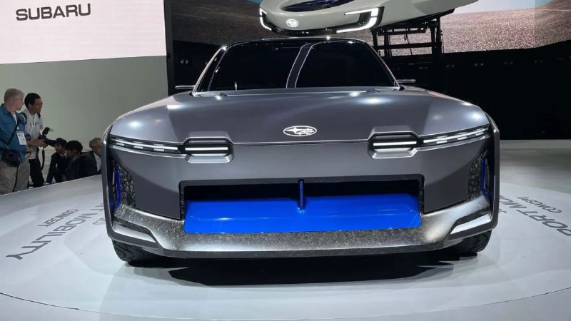 Subaru показала необычное электрокупе с ретро-дизайном 5