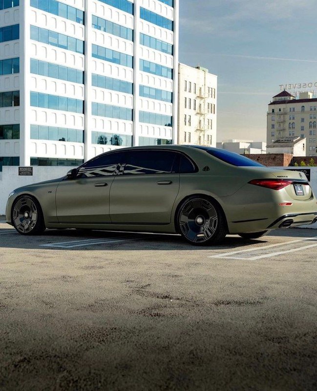 Mercedes-Maybach S680 2