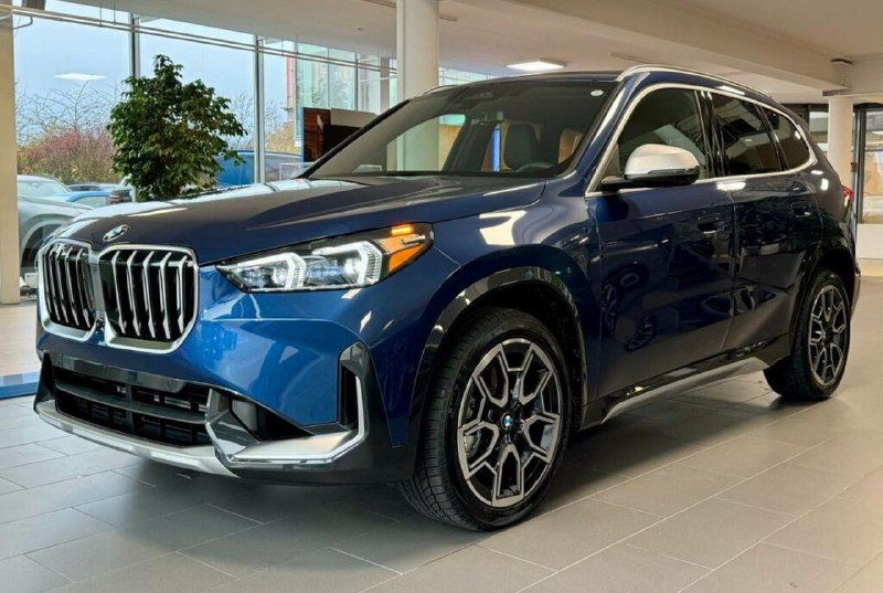 Компания BMW уволила сотрудников, продававших автомобили в Россию