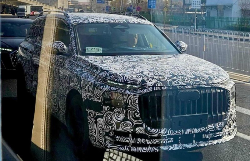 Audi вывели на тесты самый крупный и дорогой кроссовер марки — будущий Audi Q9.