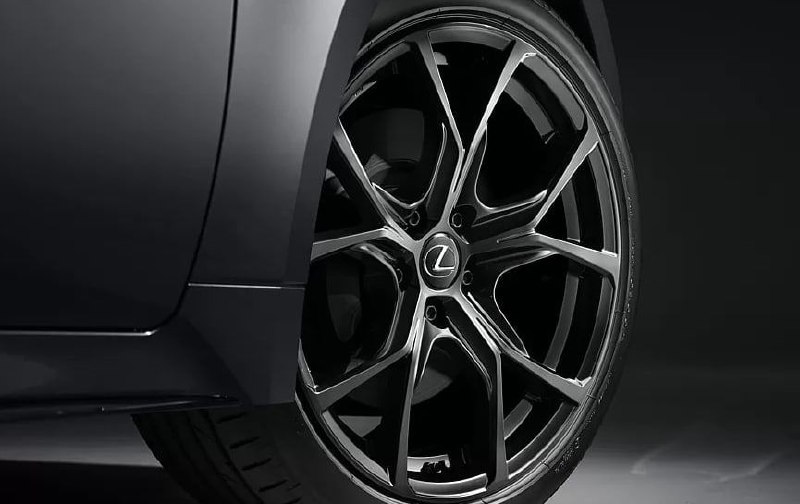 Lexus IS получил спецверсию F Sport Black IV 5