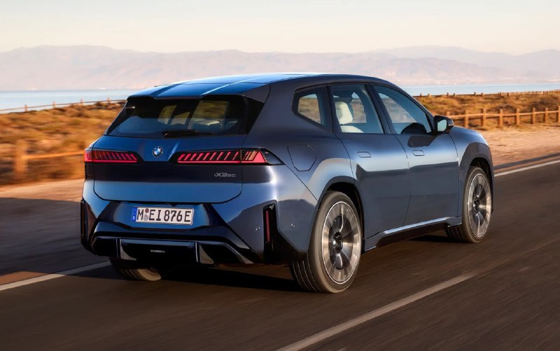 BMW представила новый кроссовер iX3 4