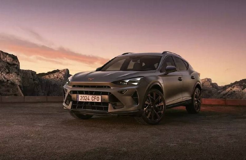 Компания Cupra обновила Formentor и Leon 4