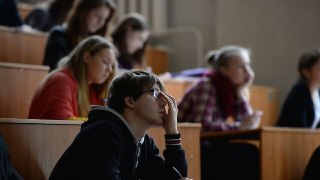 ⚡️ Рабочая группа Минобрнауки одобрила идею отправлять школьников записывать воспоминания ветеранов СВО «для передачи следующим поколениям»Российское военно-историческое общество предложило привлечь школьников и студентов к «сбору воспоминаний» участников 
