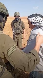 الاحتلال يعتقل الحاج بشارات بينما يرعى مواشيه بالأغوار