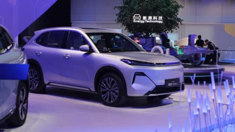 Зарубежные источники сообщают: Geely продолжит собирать активы внутри одной публичной структуры. Про 6