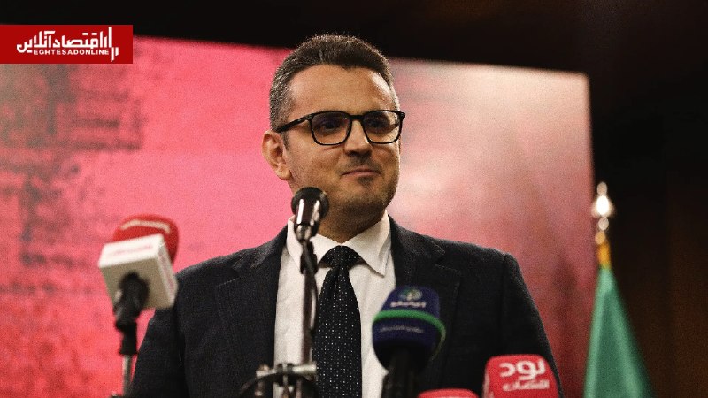 اقتصاد آنلاین: در همایش زرآتی مطرح شد؛📌راز ماندگاری طلای آنلاین از زبان مدیرعامل اکوگلد| اعتماد یا سقوط؟🔹بهداد مبینی، مدیرعامل اکوگلد ب