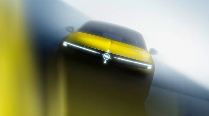 Opel показал первые фото обновлённой Astra Хэтчбек и универсал получат переработ