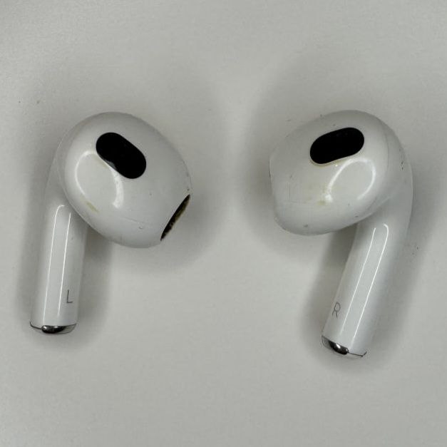 Продаю AirPods 3 поколения — фото 1