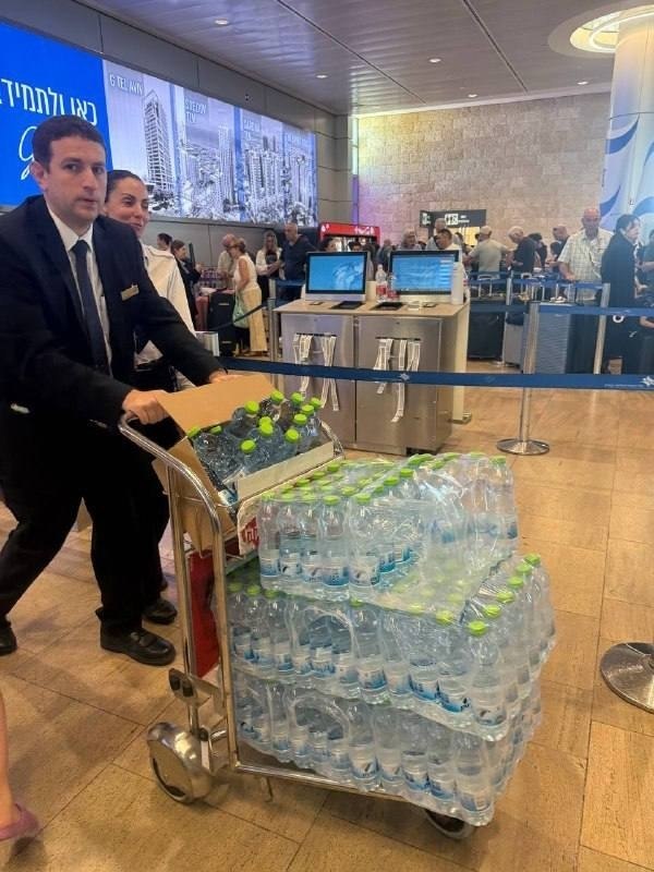 اخبار سپاه قدس 🇮🇷: 🔴فرودگاه بن گوریون به دلیل حضور تعداد زیادی مسافر و اعتصاب کارکنان ، با کمبود آب آشامیدنی مواجه است و به همین دلیل، فرود