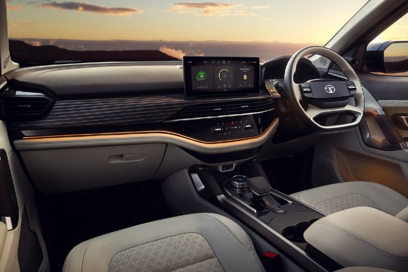 Кроссоверы Tata Harrier и Safari получили бензиновую версию 5