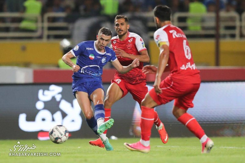 خبرورزشی: ⚽️⚽️ نکات جالب جا مانده از دربی؛ از اعتراض شدید دو ستاره به نیمکت خودی تا بوسه ناگهانی سرمربی استقلال برای کریم باقری!📎 