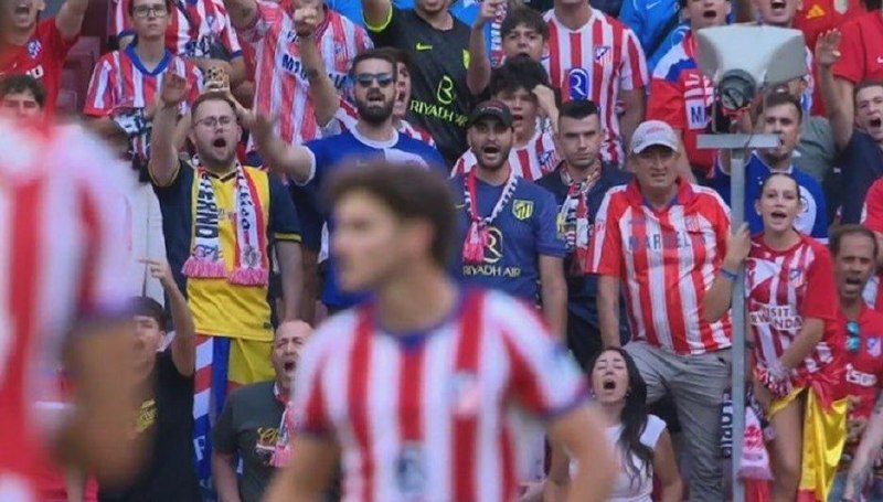 Football Twitts: سال گذشته 2 ماه تو حساس ترین بازه زمانی فصل گل نزد، هوادار از گل نازک تر بهش نگفت. (درست همون زمانی که بارسا فنا میگفتن 