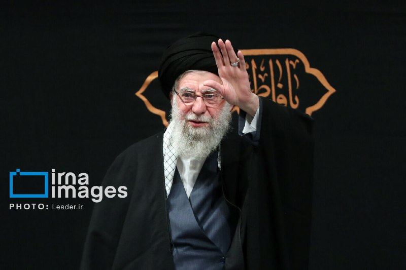 🔸 מקום קבורתו של מנהיג המהפכה שנהרג נמצא ליד מנורה רוזה