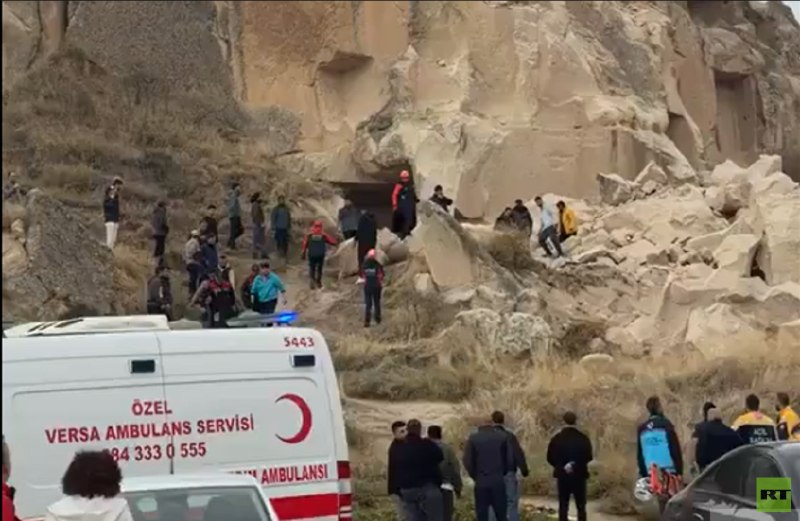 סלעים מתמוטטים בכניסה לאתר תיירות מפורסם שני הרוגים ואחד פצוע בטורקיה