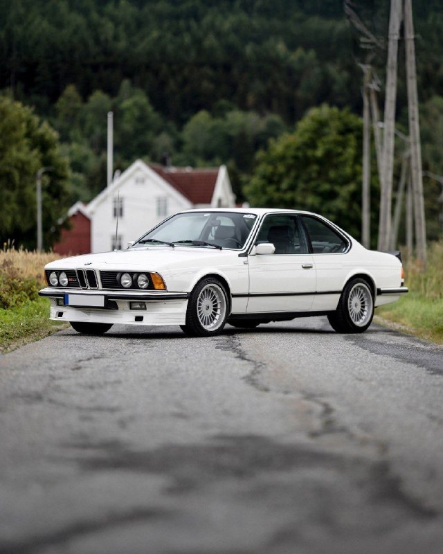 Alpina B9 3.5 Coupe/1 (E24) '1983Двигатель: 3.4 R6 M30B35 (Bosch Motronic II