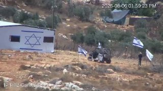 בחסות הכיבוש, מתנחלים מרחיבים את שליטתם באדמות קריות מזרחית, מדרום לשכם, ומתחילים לגדר אותן לקראת הפיכתן למ…