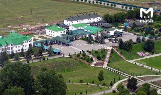 80% конфискованного у коррупционеров имущества приходится на Москву и область — столица регулярно забирает незаконно купленные виллы, гектары и элитные квартиры. На втором месте — Краснодарский край, на третьем — Северный Кавказ.  По данным Mash, в Подмоск