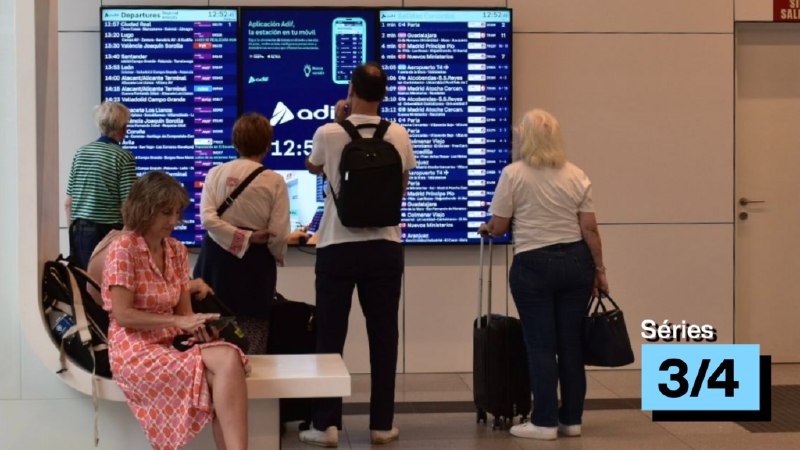 'הראשון בחיינו': אלפים בספרד ממהרים למצוא את המקום הטוב ביותר לצפות בליקוי חמה מלא (3/4)