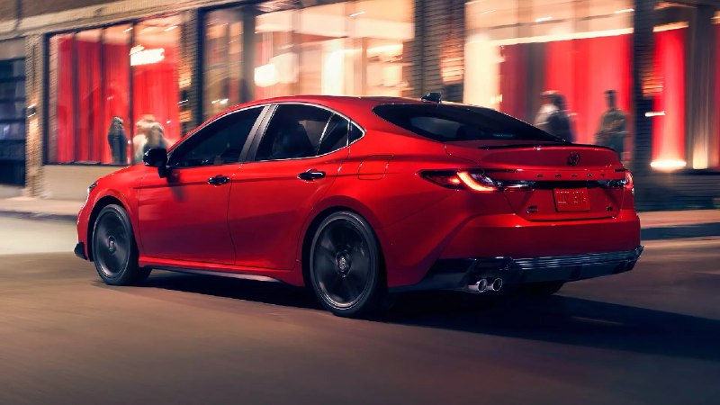 Американцы тихо покупают не Honda Accord Hybrid, а Toyota Camry Hybrid. Почему?
