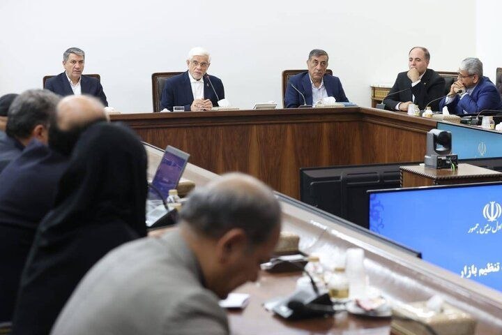 روزنامه اینترنتی فراز: عارف: ایران در حوزه بین‌الملل، قانون‌گراست اما از حقوق خود کوتاه نمی‌آیدجمهوری اسلامی ایران در حوزه بین‌الملل قانون‌گراس