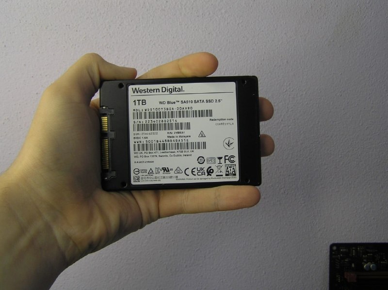 Продам ssd 1tb за 200 лари — фото 1