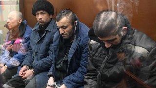 Суд в Москве приговорил к пожизненному заключению четырех исполнителей теракта в «Крокусе».Фигурантов зовут Далерджон Мирзоев, Муродали Саидакрами Рачабализода, Шамсидин Фаридуни и Мухаммадсобир Файзов.upd: Их 11 подельников суд также приговорил к пожизнен