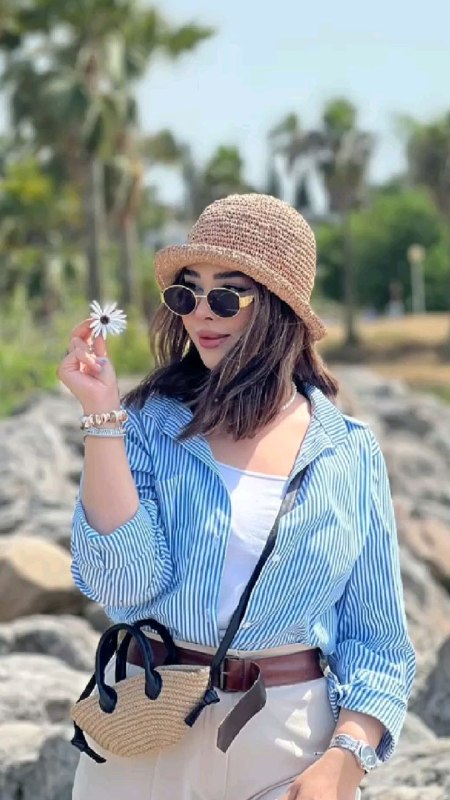 "ڪـــــافہ عشــ❣ــق": شاید... سالها بعد وقتی از عشقِ نسلِ ما حرف میزنند...هیچ قصهای برای تعریف کردن نداشته باشند...نه از کسی که ماند، نه از