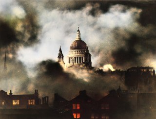St Paul's Cathedral during the Blitz, December 29 1940. (1500x1150) @pfff_histo...