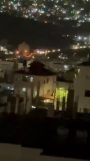 מעקב אחר חלק מפלישת כלי רכב של צבא הכיבוש, בליווי דחפור צבאי, לאזור המזרח כדי לאבטח את חדירתן של מיליציות ה…
