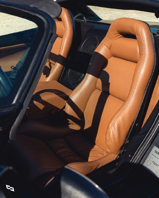Dodge Viper RT/10 1994 года — это воплощение чистоты и аутентичности: 8-литровый атмосферный двигате 3