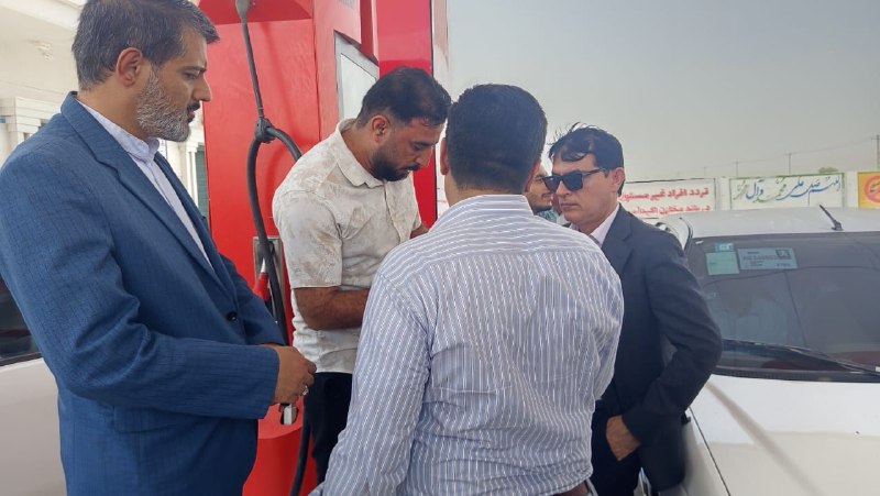 کانال خبری هـرمـز: 🔰مسئولان جاسک برای پایان دادن به صف‌های سوخت پای کار آمدند؛ نظارت‌ها تشدید شد⭕با تداوم نظارت‌های میدانی فرماندار، دادستا