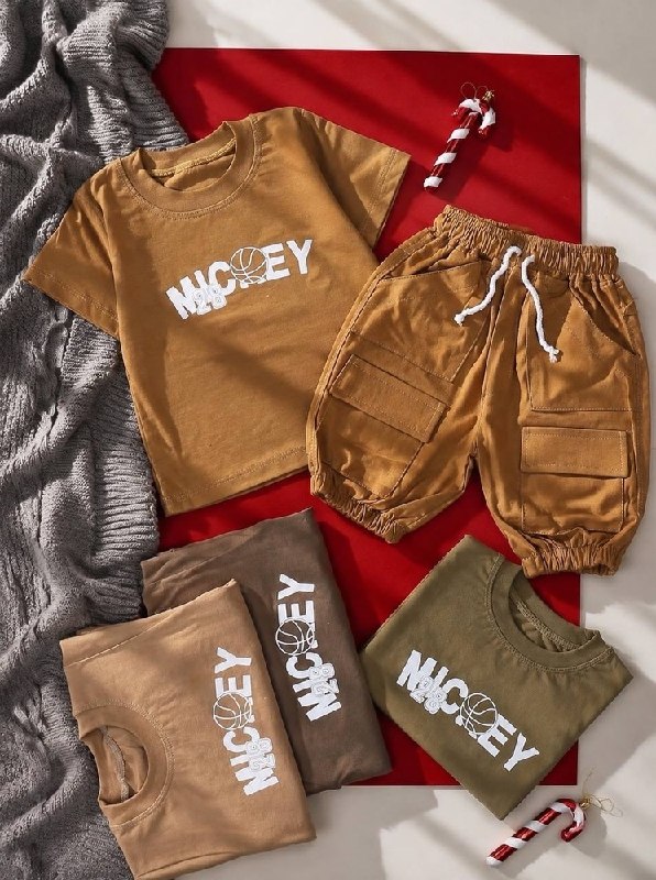 پخش بچگانه نی نی ناز👫: 🎗تیشرت شلوارک میکی موس 🎗🧶جنس شلوارک: کتان🧶جنس تیشرت : پنبه✂️سایزبندی : ۳۵.۴۰.۴۵.۵۰ 💸قیمت فروش : ۶۲۲۰۰۰ تومان🎫بارکد : ۲۲۲