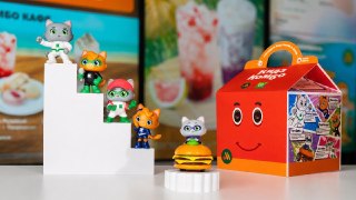 Во «Вкусно — и точка» появился СберКот«СберПрайм» и сеть заведений объявили о запуске коллаборации. 8 сентября в наборах «Кидз Комбо» появились пять игрушек, вдохновлённых образами СберКота и Куси.Вместе с фигурками предлагают промокод на подписку компании