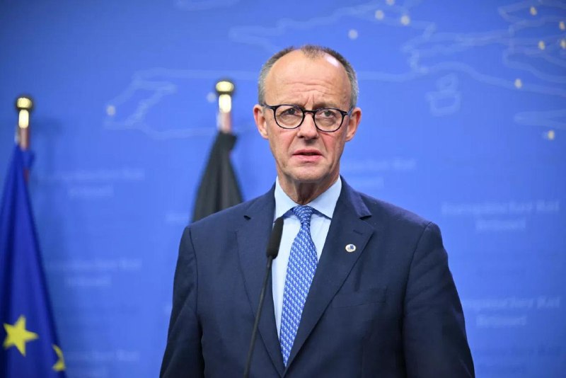 Merz Booed, שנקרא "Pinocchio" ב-Campaign Stop