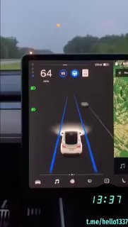 Автопилот «Tesla» принимает луну за жёлтый сигнал светофора 😅