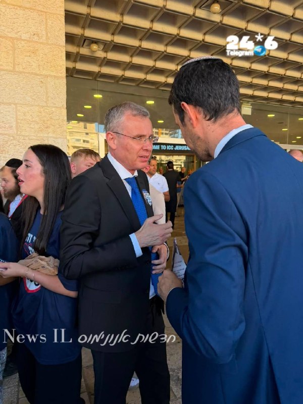 🇮🇱 ח״כ אריאל קלנר ויריב לוין בשיח ער על הקולות האידיאולוגיים בכניסה לקלפי בירושלים. אנשי הימין האידיאולוג…