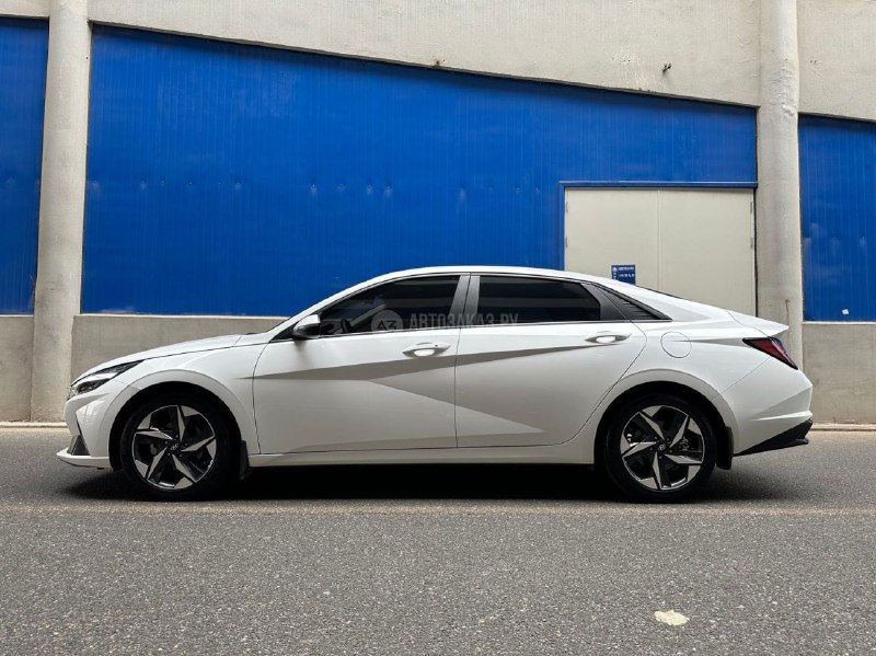 Hyundai Elantra 2021 фото 3