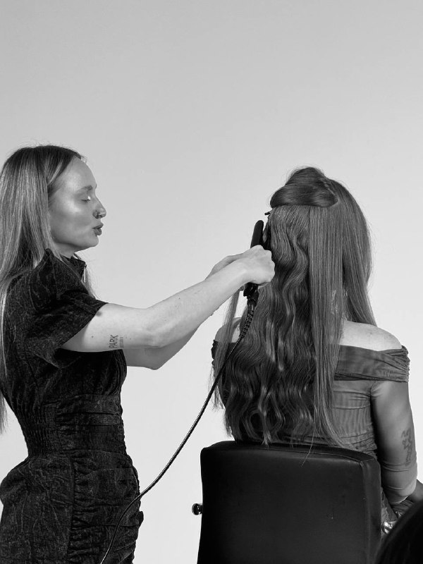 Я:Так люблю работу с волосами!Не могу остановиться делиться своими знаниями с коллегами!O боже, как же меня вдохновляют их заряженные глаза!Я:Так люблю работу с волосами!Не могу остановиться делиться своими знаниями с коллегами!O боже, как же меня вдохновляют их заряженные глаза!