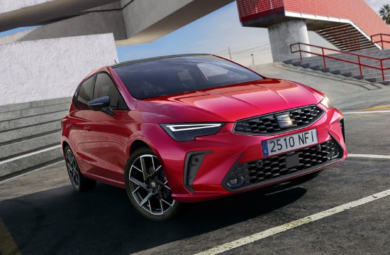 SEAT обновил хэтчбек Ibiza и кроссовер Arona 2