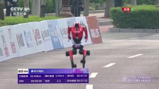 Роботы быстрее людей 🥲В Пекине прошёл полумарафон с людьми и роботами. Победили роботы — первое место занял бегун от Honor, который пробежал 21 км за 50:26, тем самым превзойдя мировой рекорд среди людей на семь минут.Вообще, роботы показали огромный прогр