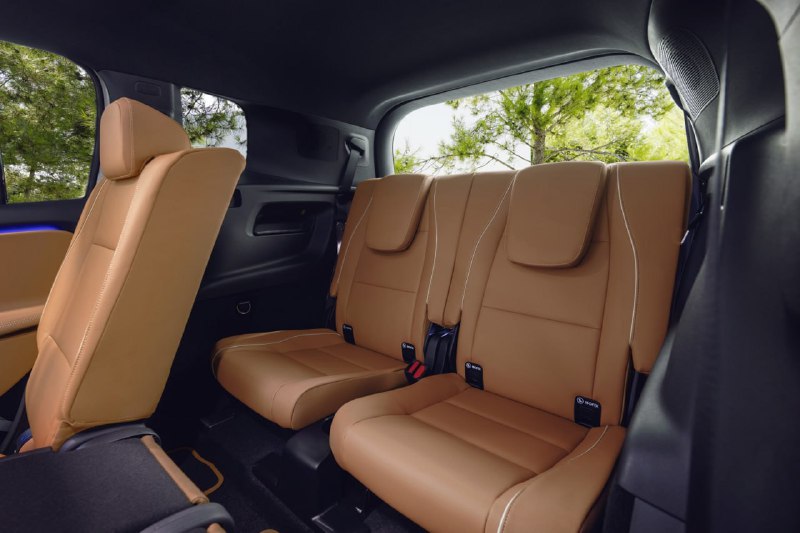 Mercedes-Benz анонсировал новый GLB 4